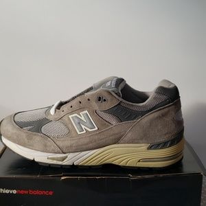 New Balance 991 Sneakers